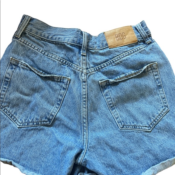 Denim shorts - Picture 2 of 3